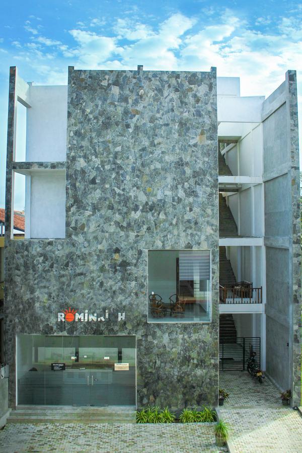 Rominrich Hotel Hikkaduwa Exterior photo